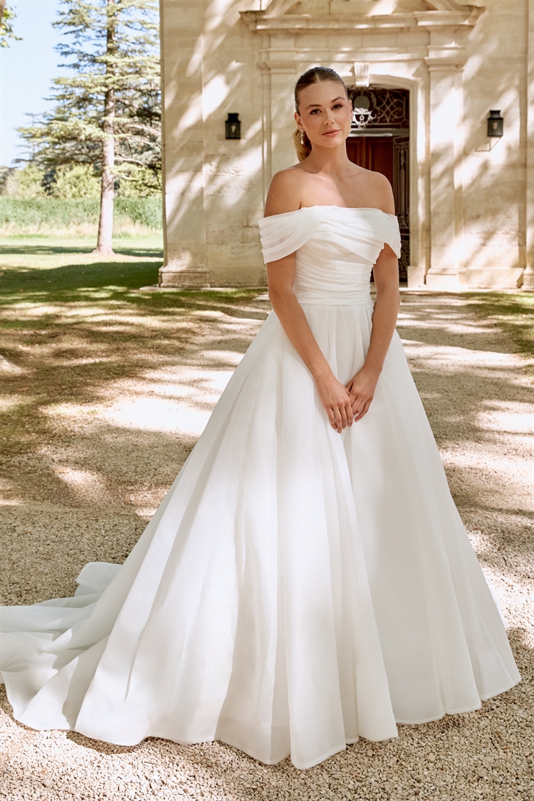 44581